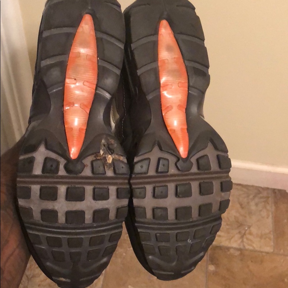 Sneakers - Picture 8 of 8